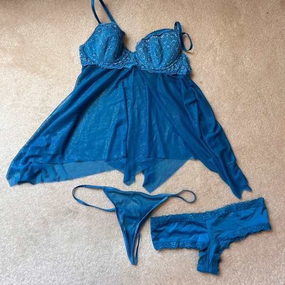 Victoria’s Secret Sexy Little Thing babydoll teddy & matching G-string and panty - Picture 3 of 14